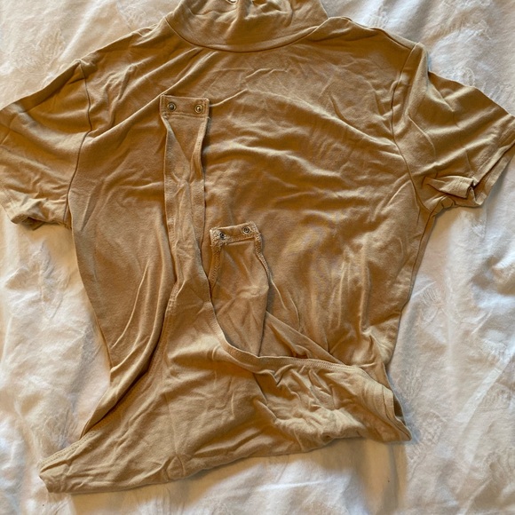 Beige t-shirt body suit - Picture 2 of 3